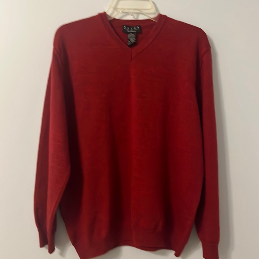 Valda 100% Merino Wool V-Neck Men's Sweater
Size Medium by Toscano Red